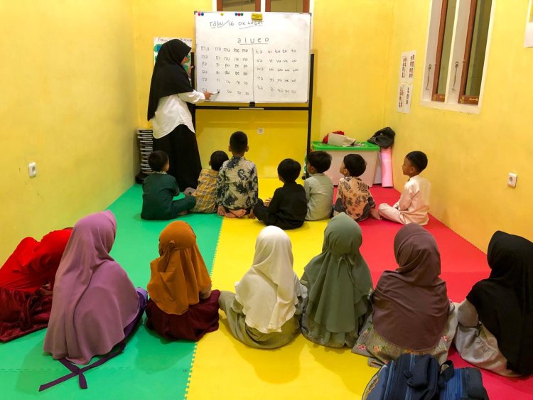 Semangat Anak TK Akhlak Cendekia Muslim dalam Mempelajari Huruf: Menumbuhkan Cinta Belajar Sejak Dini
