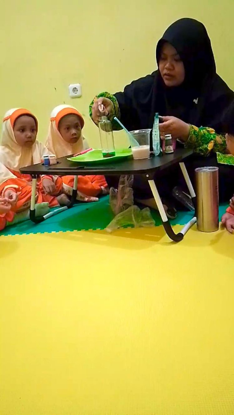 Eksperimen Kreatif: Anak-anak TK Akhlak Cendekia Muslim Buat Pasta Gigi Gajah