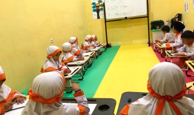 Santri TK Akhlak Cendekia Muslim Belajar Bahasa Arab dengan Ceria