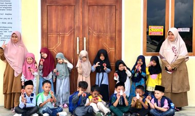 Santri TK Akhlak Cendekia Muslim Asah Kreativitas dengan Membuat Kumbang dari Kertas Origami