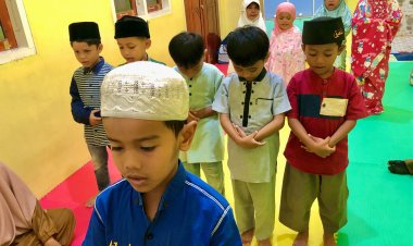 Shalat Dhuha Berjama'ah Menjadi Kewajiban Santri TK Akhlak Cendekia Muslim Setiap Hari