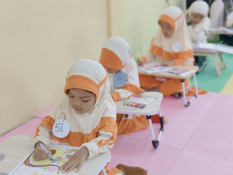 TK Akhlak Cendekia Muslim Berpartisipasi Semangat di Lomba Mewarnai AKSI CENDEKIA 2024