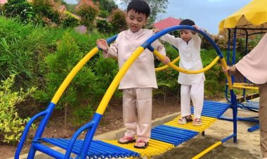 Santri TK Akhlak Cendekia Muslim Bahagia Bermain di Outdoor Playground