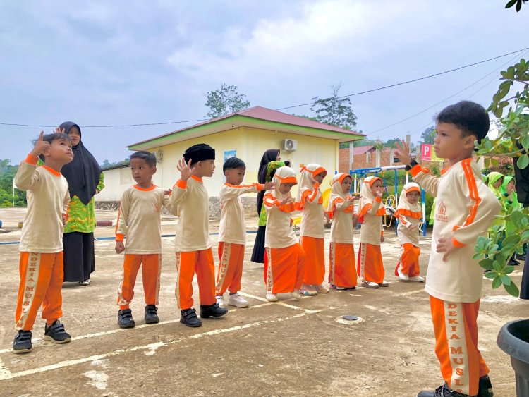 Santri TK Akhlak Cendekia Muslim Semangat Lakukan Senam Pagi untuk Kesehatan