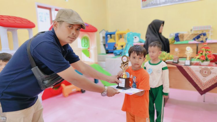 Santri TK Akhlak Cendekia Muslim Berprestasi di Festival Literasi Cendekia Muslim Lomba Menggambar Tingkat TK/RA Se-Kabupaten Sijunjung