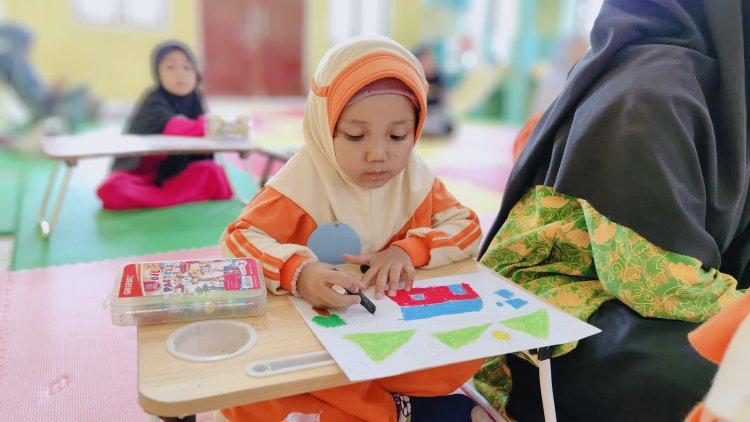 Santri TK Akhlak Cendekia Muslim Berprestasi di Festival Literasi Cendekia Muslim Lomba Menggambar Tingkat TK/RA Se-Kabupaten Sijunjung