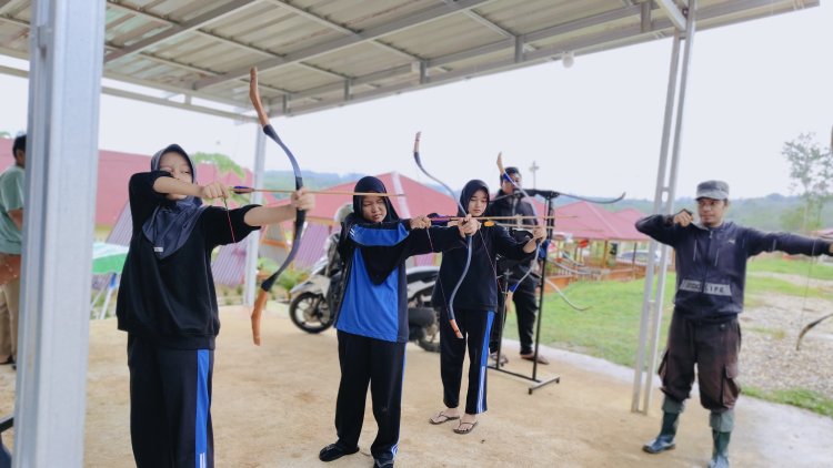 Kegiatan Cendekia Archery Club Kelas Panahan Mingguan di Perguruan Islam Cendekia Muslim