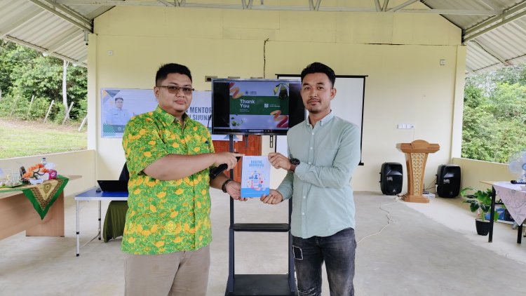 Pendiri Rumah Baca Cendekia Muslim Beri Hadiah Buku untuk Peserta Kuis Mentoring Bisnis