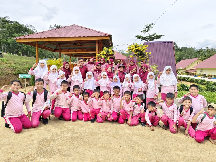 Outbound Bernuansa Literasi: SDN 17 Sijunjung di Rumah Baca Cendekia Muslim