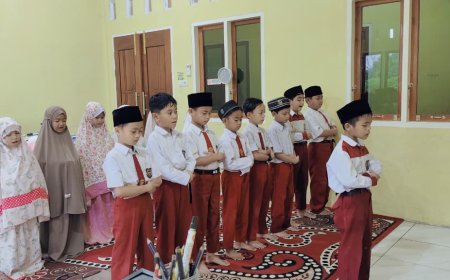 Awali Hari dengan Sholat Dhuha Berjamaah, Santri Akhlak Cendekia Muslim Kembali Sekolah Penuh Keberkahan