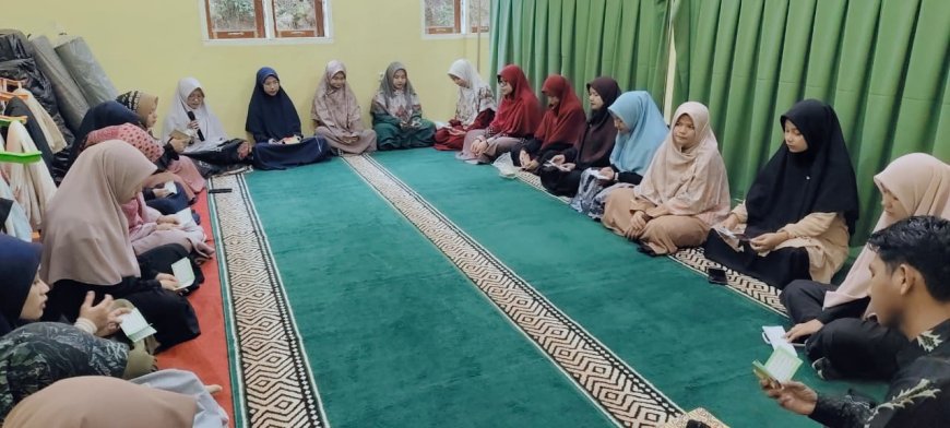 Menata Hati Sebelum Bekerja, Staf Yayasan Pendidikan Cendekia Muslim Istiqamah dengan Zikir Pagi