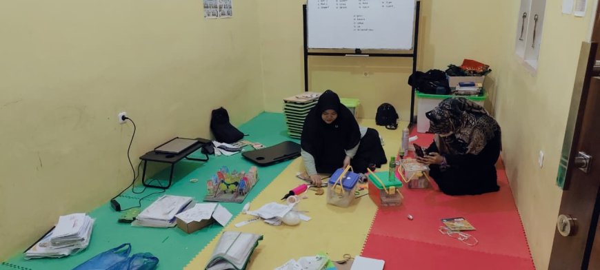 Tertib Administrasi, Tingkatkan Profesionalisme: Ustadz dan Ustadzah Input Inventaris Kelas ke Sistem Yayasan