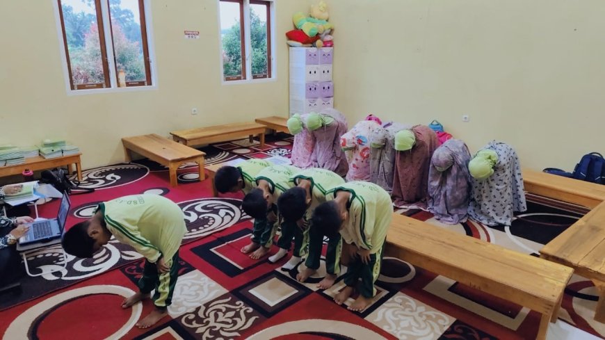 Kamis Penuh Makna: Menumbuhkan Semangat Ibadah, Disiplin, dan Kinerja di Yayasan Pendidikan Cendekia Muslim