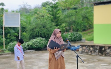 Menanamkan Sopan Santun kepada Guru Melalui Upacara Bendera di Yayasan Pendidikan Cendekia Muslim