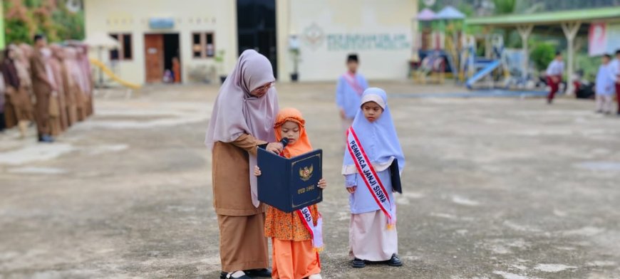Tanggung Jawab sebagai Kunci Kesuksesan: Amanat Ustadzah Afifah di Upacara Senin Cendekia Muslim