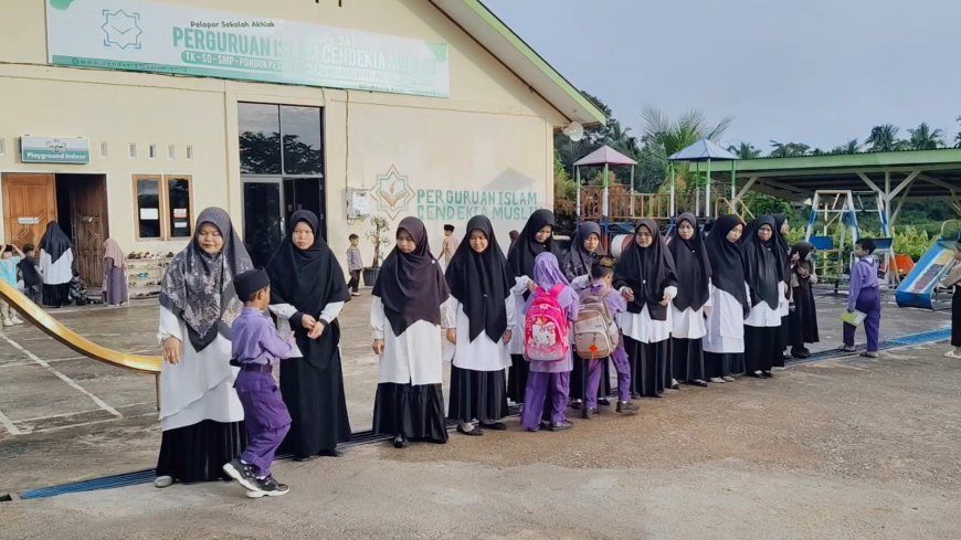 Rabu Penuh Makna: Menumbuhkan Semangat Belajar dan Karakter Islami di Yayasan Pendidikan Cendekia Muslim