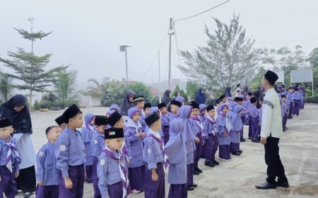 Bangun Jiwa Disiplin dan Kepemimpinan, Santri SD dan SMP Akhlak Cendekia Muslim Ikuti Latihan Dasar Kepanduan
