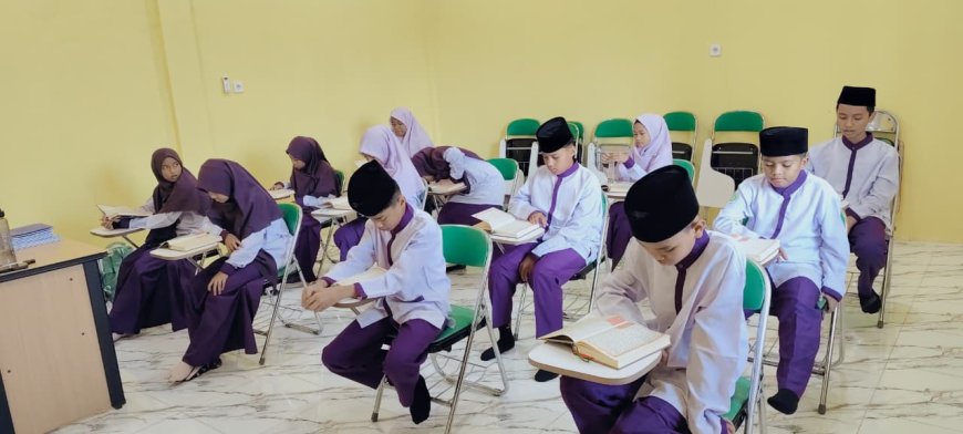 Membumikan Al-Qur’an Sejak Pagi, Santri Sekolah Akhlak Cendekia Muslim Biasakan Tilawah Usai Salat Dhuha Sebelum Memulai Pembelajaran