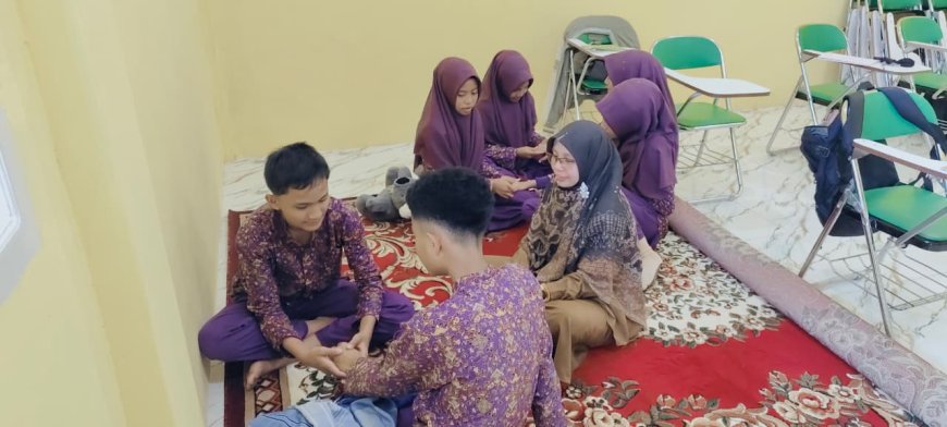 Belajar Melalui Praktik, Santri Kelas VIII SMP Akhlak Cendekia Muslim Mendalami Thibbun Nabawi sebagai Gaya Hidup Islami