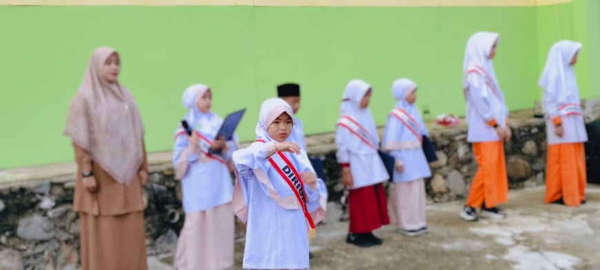 Semangat Senin Penuh Makna, Upacara Bendera di Sekolah Akhlak Cendekia Muslim Tanamkan Kepedulian Lingkungan dan Adab Islami