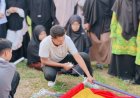 Membangun Ketangkasan di Alam Terbuka: Santri dan Guru SMP Akhlak Cendekia Muslim Sijunjung Dalami Teknik Kepanduan Bersama Kak Dede Agusmantri