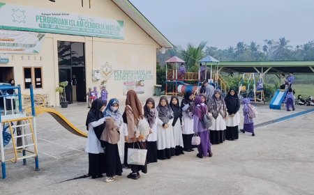 Rabu Produktif di Sekolah Akhlak Cendekia Muslim, Santri Belajar dengan Semangat dan Terus Mengembangkan