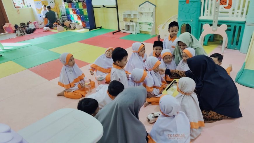 Petualangan Rasa di Ranah Lansek Manih: Santri TK A dan KB Akhlak Cendekia Muslim Sijunjung Eksplorasi Panca Indra Melalui Uji Pengecap