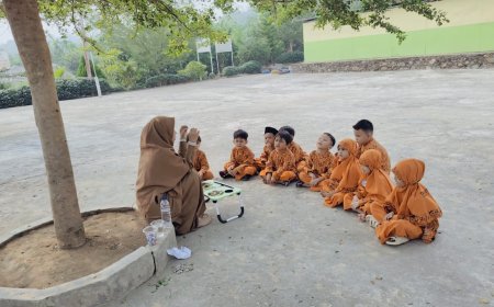Belajar dari Alam, Santri Sekolah Akhlak Cendekia Muslim Kenali Ranting, Batu, Daun, dan Air